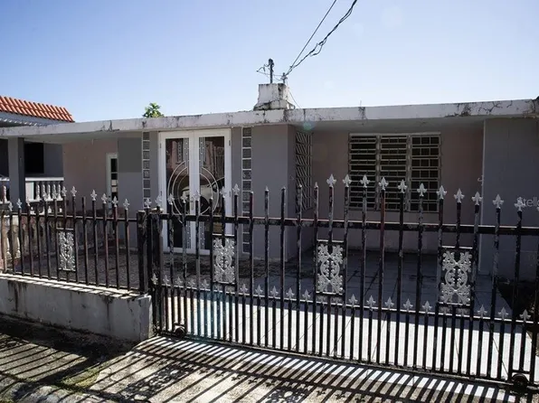 10 Sector Las Pnes #205, Juncos, PR 00777