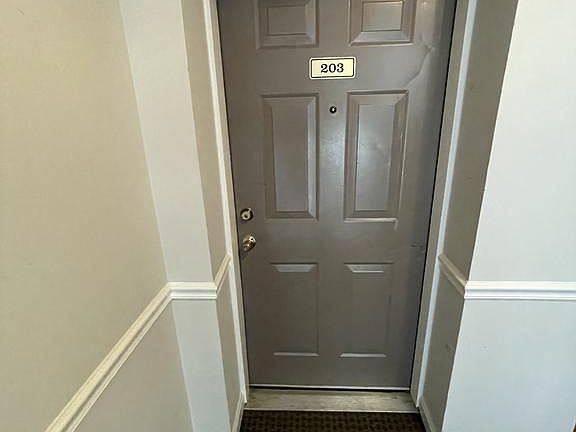 3rd image of 4124 Monument Ct Unit 203
