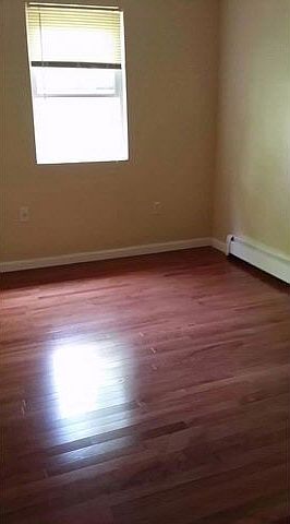 1st image of 1233 E 92nd St