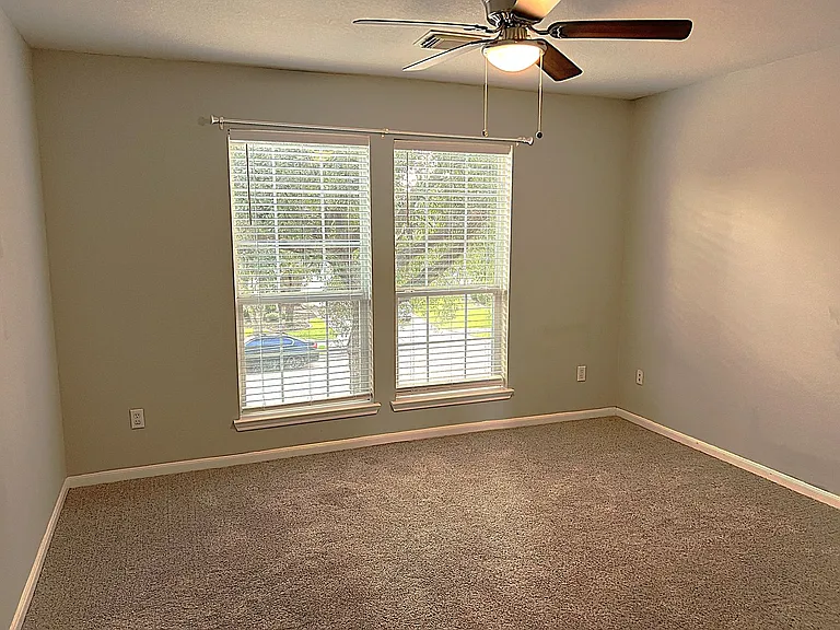 10634 Lyndon Meadows Dr — Photo 27