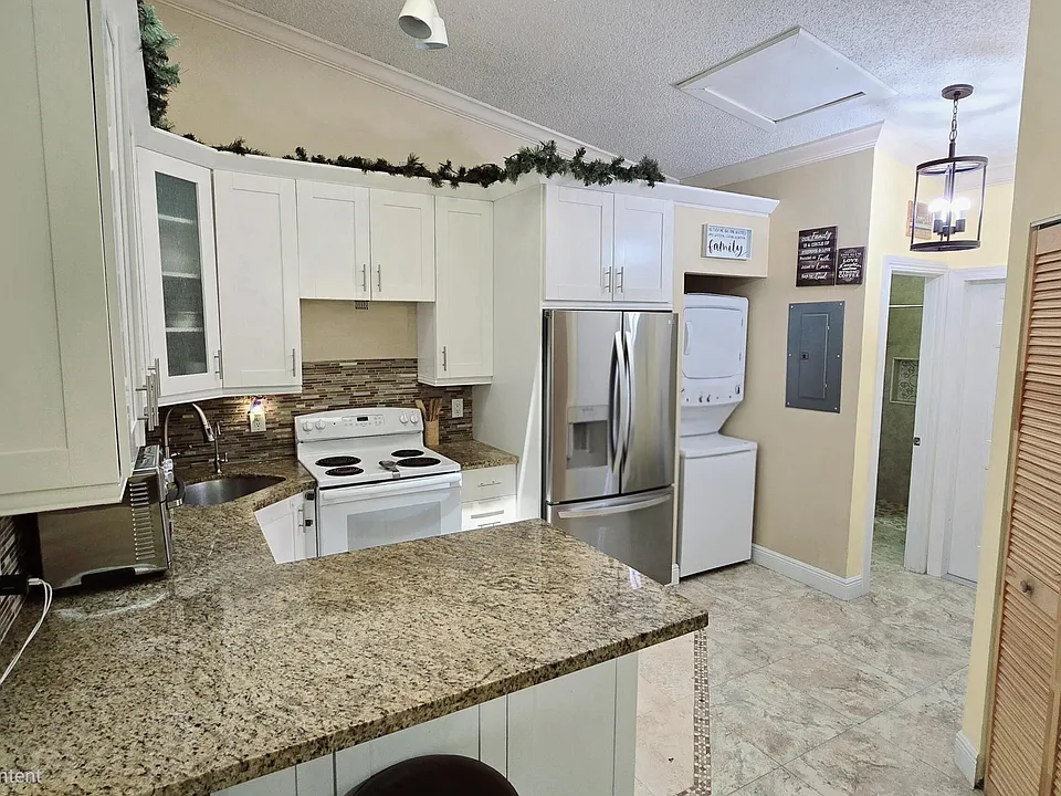 616 NW 47th St
