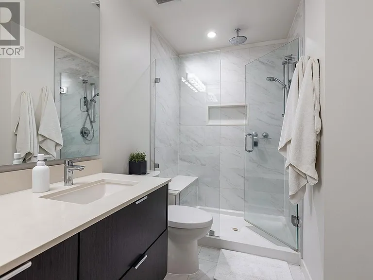 255 W 1st St #527 — Photo 14