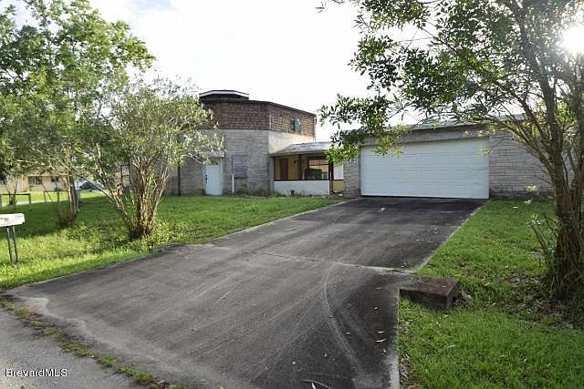 1st image of 1029 SE Caligula Ave