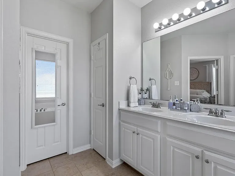 4625 Lance Leaf Dr — Photo 14