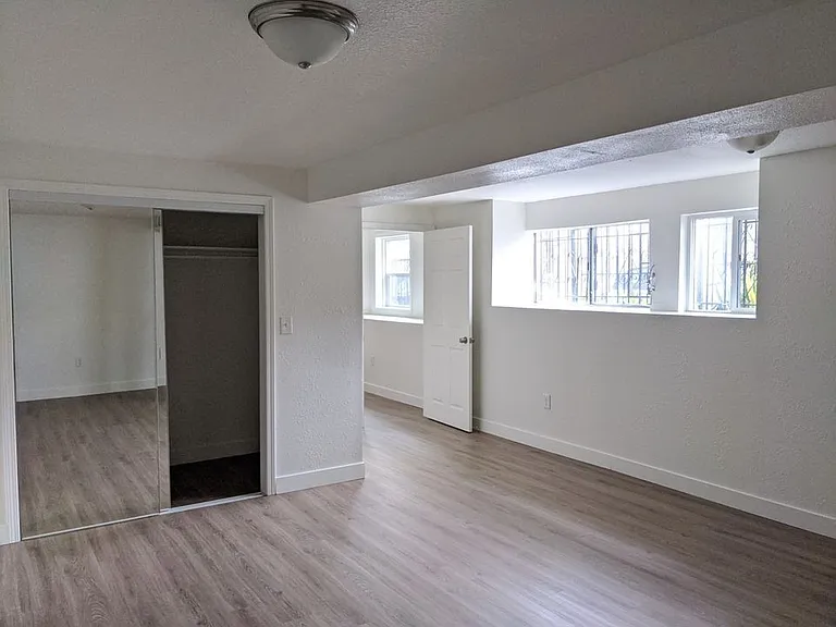 2801 San Marino St #14 — Photo 10