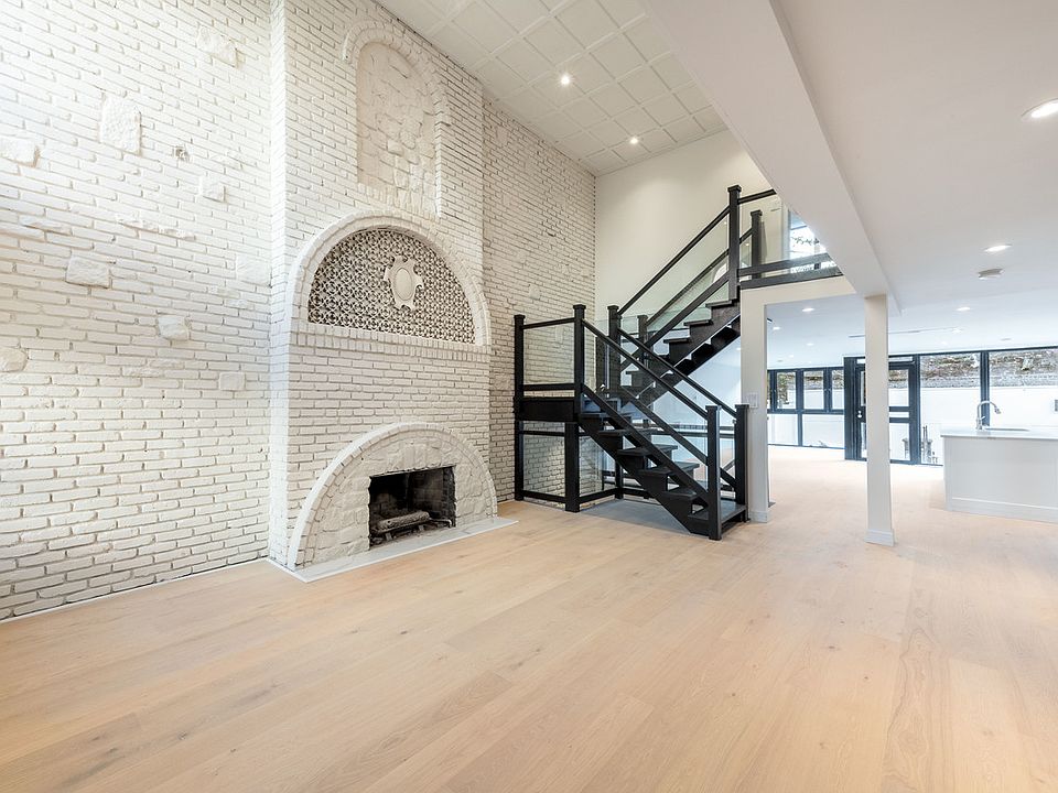 1st image of 472 Carroll St #1
