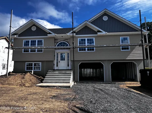 521 Wisteria Dr, Moosic, PA 18507