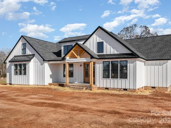 4227 Brandy Creek Ct, Clover, SC 29710
