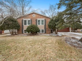430 Charlestown Dr, Bolingbrook, IL 60440