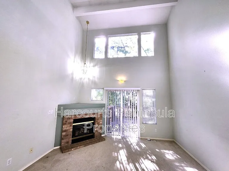 1598 Seasons Ln NW — Photo 5