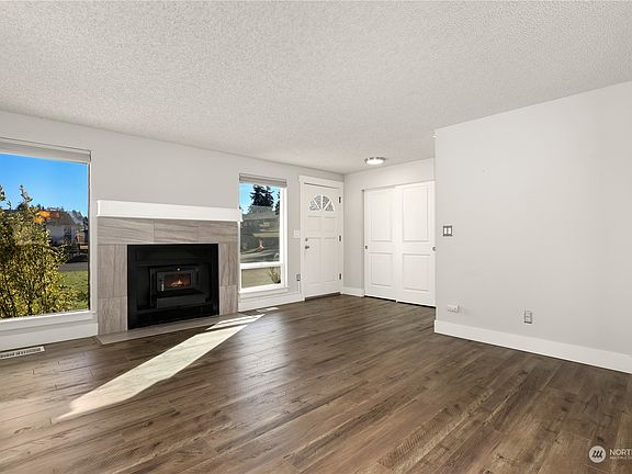 3rd image of 13512 109th Avenue Ct E