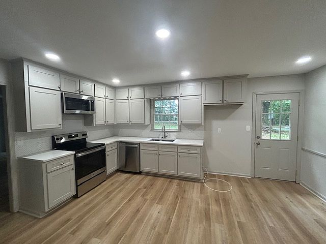 2nd image of 203 Riverdale Ln