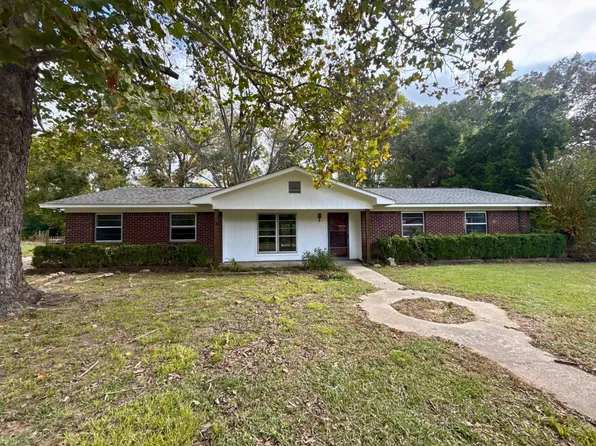 302 Linda Dr, Vicksburg, MS 39180