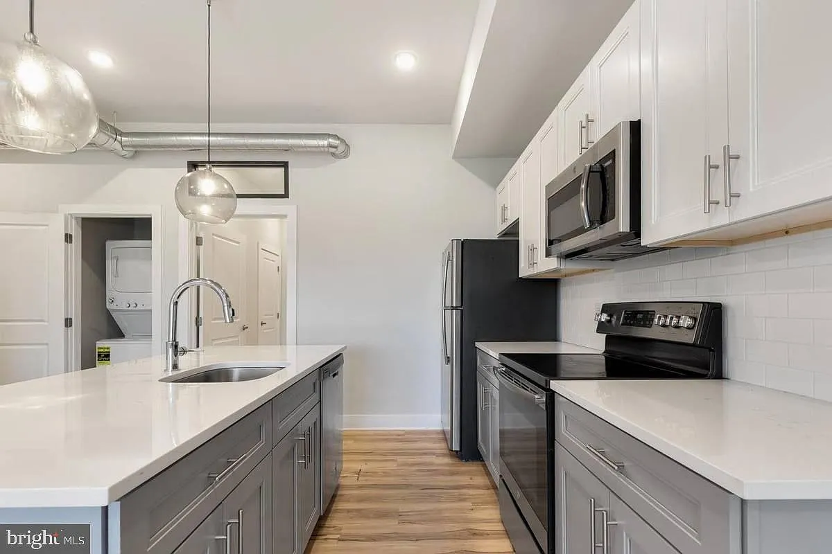 2 bed, $1,495 — Photo 1