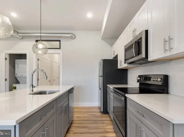 2440 Kensington Ave #102, Philadelphia, PA 19125