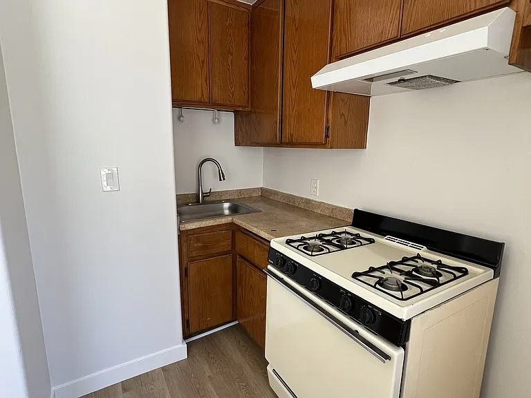 637 McDonnell Ave #637B — Photo 3