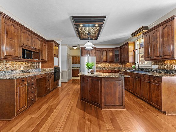 2nd image of 3564 Turnberry Cir