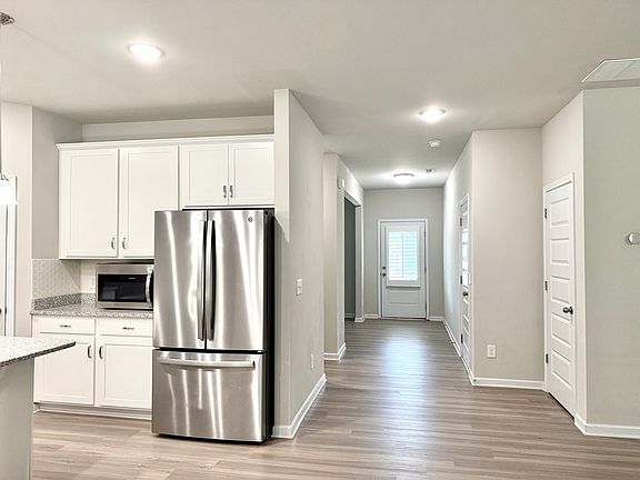 5th image of 155 Brinson Cir