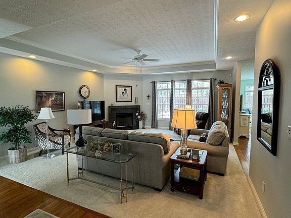 3rd image of 16238 Quartz Dr
