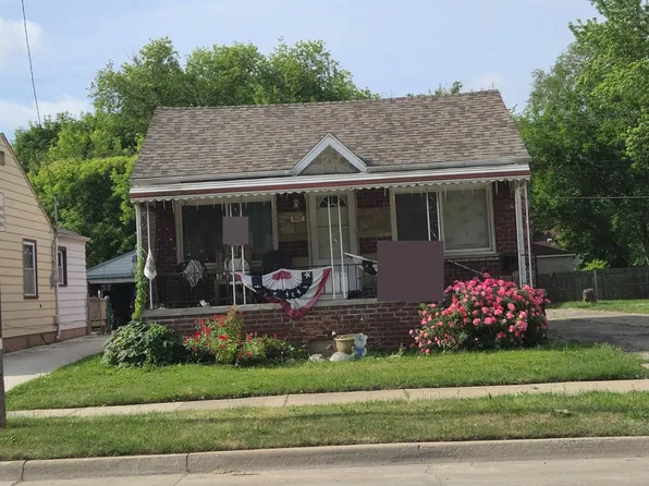 8672 Stephens Rd, Warren, MI 48089
