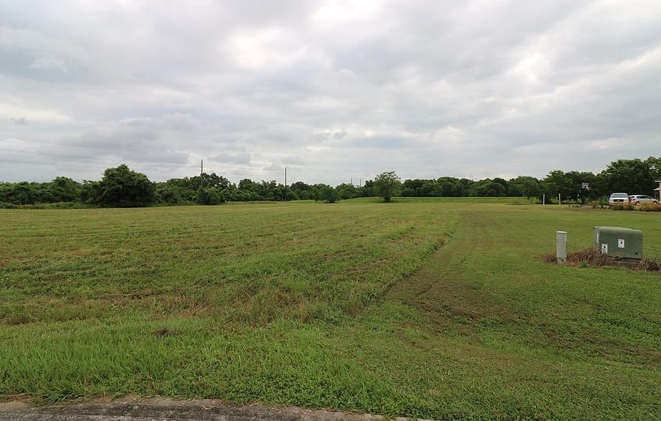 1st image of 7805 Sweetbrook Cir