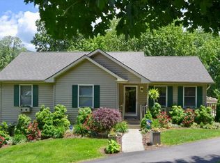 407 Ridgecrest Ave, West Jefferson, NC 28694