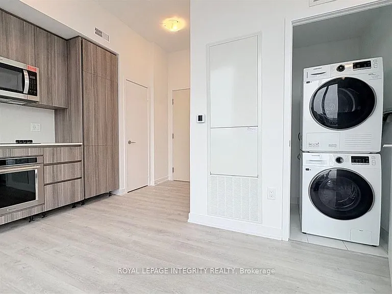 15 Richardson St #1305 — Photo 4