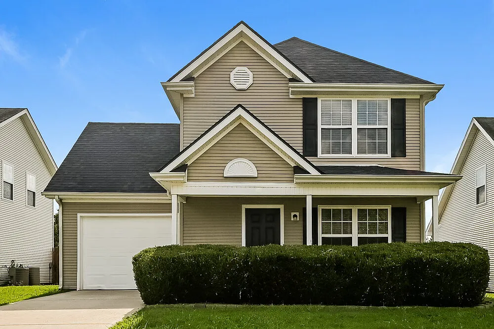 3 bed, 2.5 bath, 1306 sqft, $1,970 — Photo 1