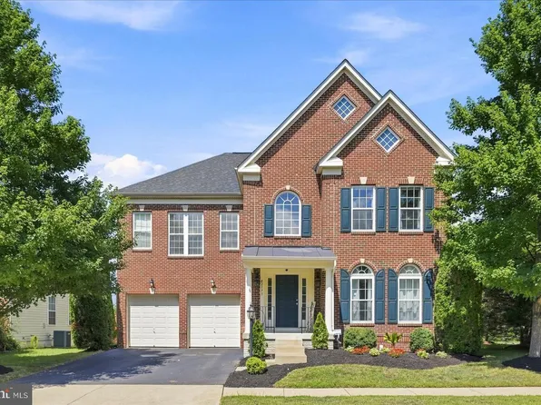 42173 Saint Huberts Pl, Chantilly, VA 20152