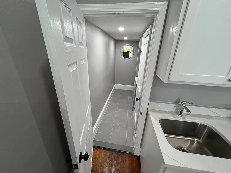 703 Newington Ave #1F — Photo 3