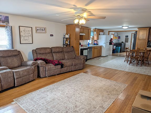 2nd image of 232 Pence St