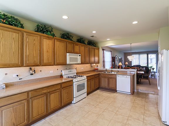 3rd image of 13590 Wilshire Way