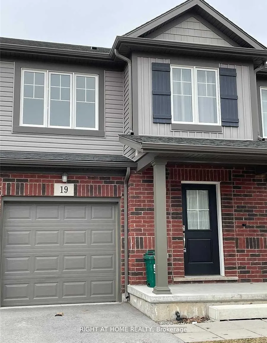 3 bed, $2,300 — Photo 1