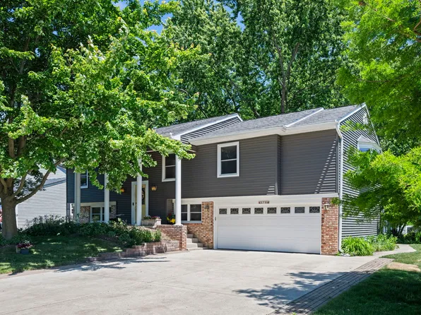370 Arbor Gate Ln, Buffalo Grove, IL 60089
