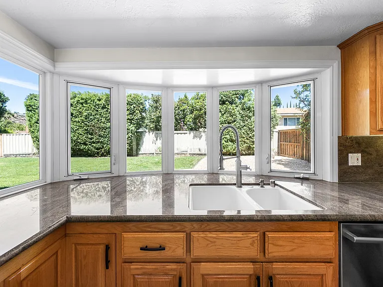 1518 S Brentford Ave — Photo 11