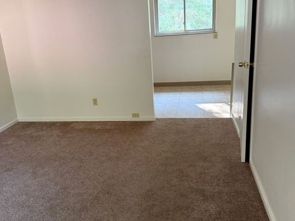 810 N Elm St