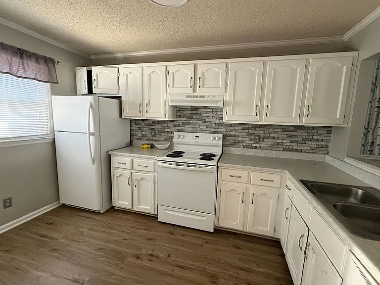 2505 West Broad Street — Photo 15