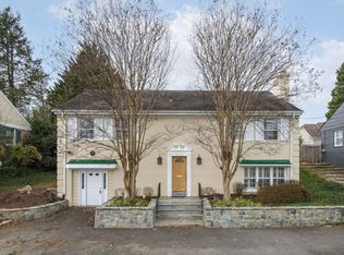 9412 Old Georgetown Rd, Bethesda, MD 20814