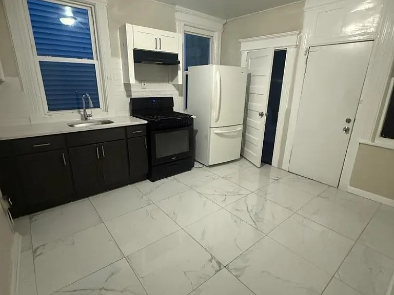 115 Seymour Ave #1 — Photo 1