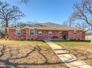 1101 Martha Dr, Bedford, TX 76022