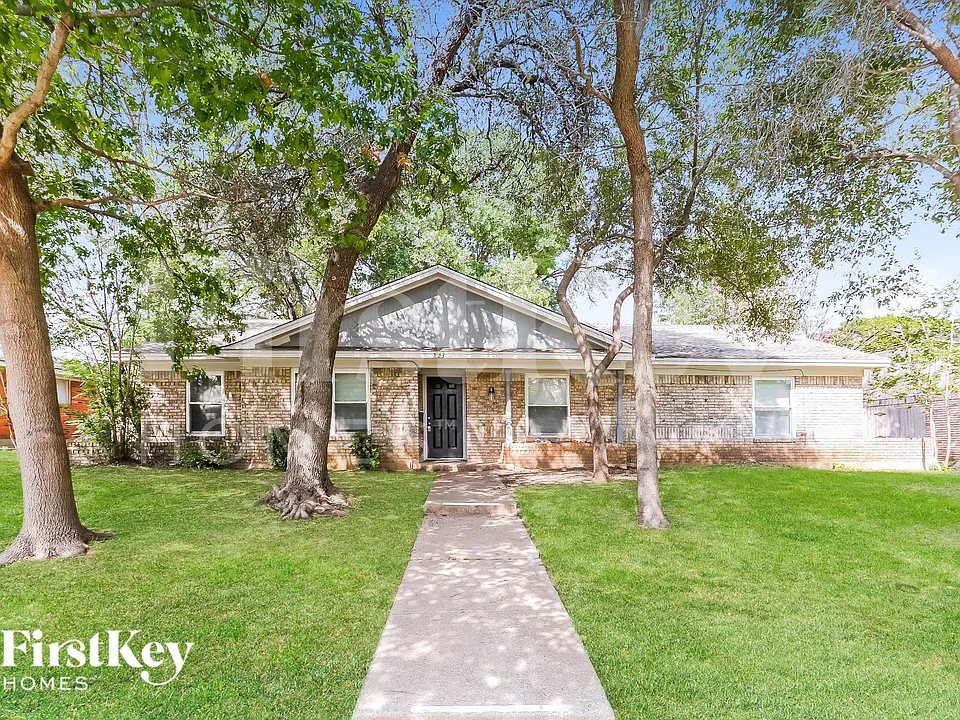 223 Linda Ln