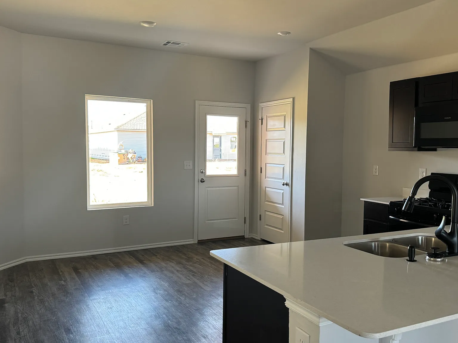 3 bed, 1216 sqft, $1,495 — Photo 4