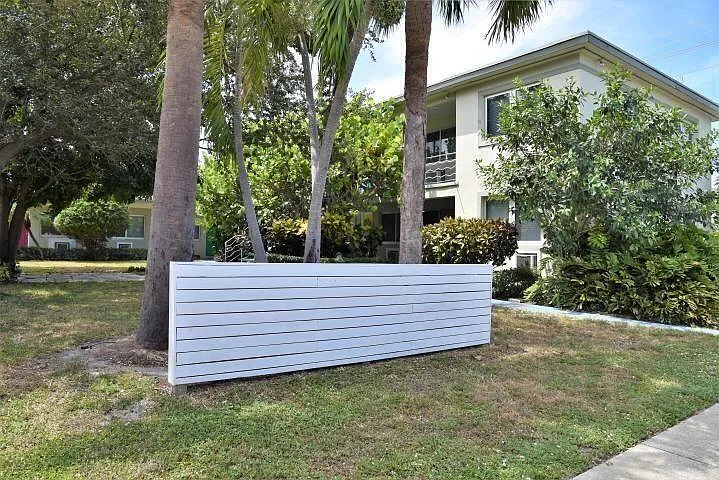 101 S Palmway #5 — Photo 1