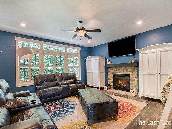 5th image of 8999 Hopewell Dr