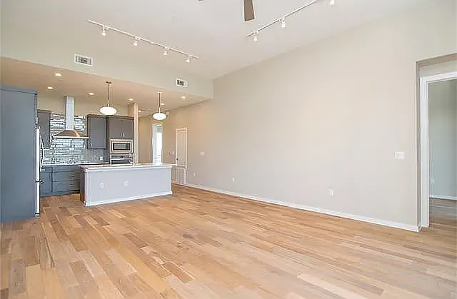 2 bed, 1237 sqft, $3,000 — Photo 3