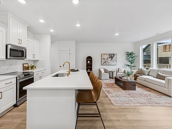 5th image of 1606 NE 181st Ave