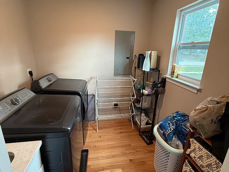 3325 Latonia Ave — Photo 17