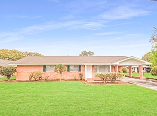 912 Saint Charles St, Breaux Bridge, LA 70517