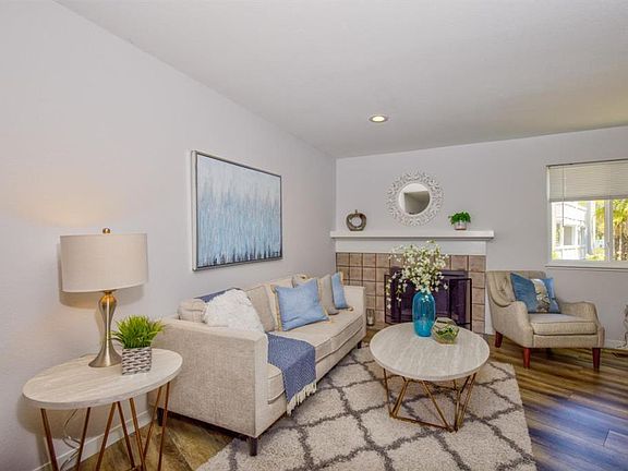 5th image of 4876 Lakebird Ct