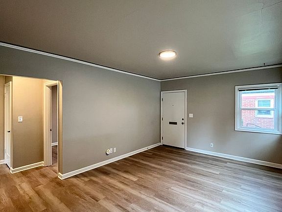 5th image of 6411 N Albina Ave #1
